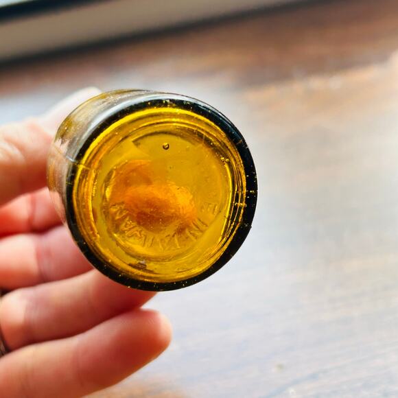 3” amber apothecary jar made in Tiawan - Picture 6 of 7